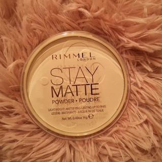 PHẤN PHỦ KIỀM DẦU RIMMEL STAY MATTE MÀU 002  Pink Blossom