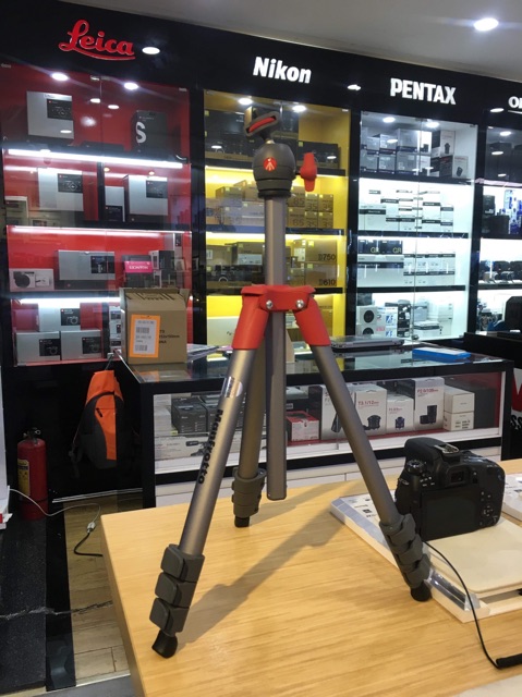 Chân máy ảnh Tripod Manfrotto Compact Light