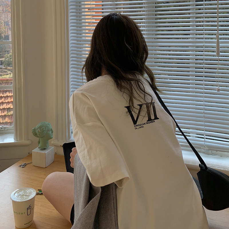 Áo thun tay ngắn dáng rộng in chữ thời trang cho nữ