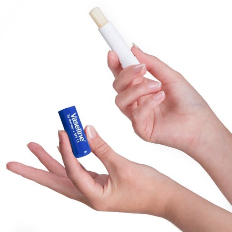 Son Dưỡng Môi Dạng Thỏi Vaseline Lip Therapy 4.8g