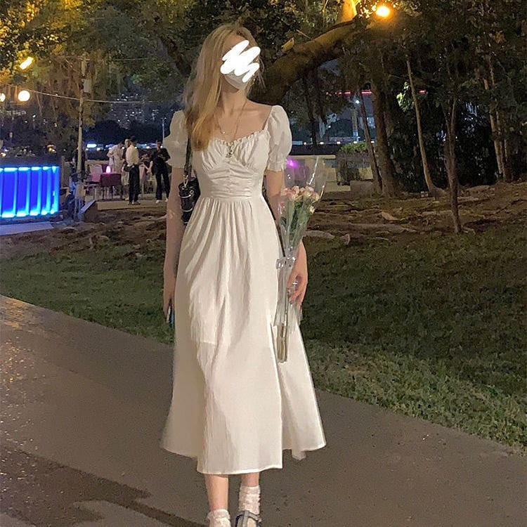 Đầm Suông Trắng Dài Hở Lưng Xẻ Tà Phong Cách Dịu Dàng Nữ Tính