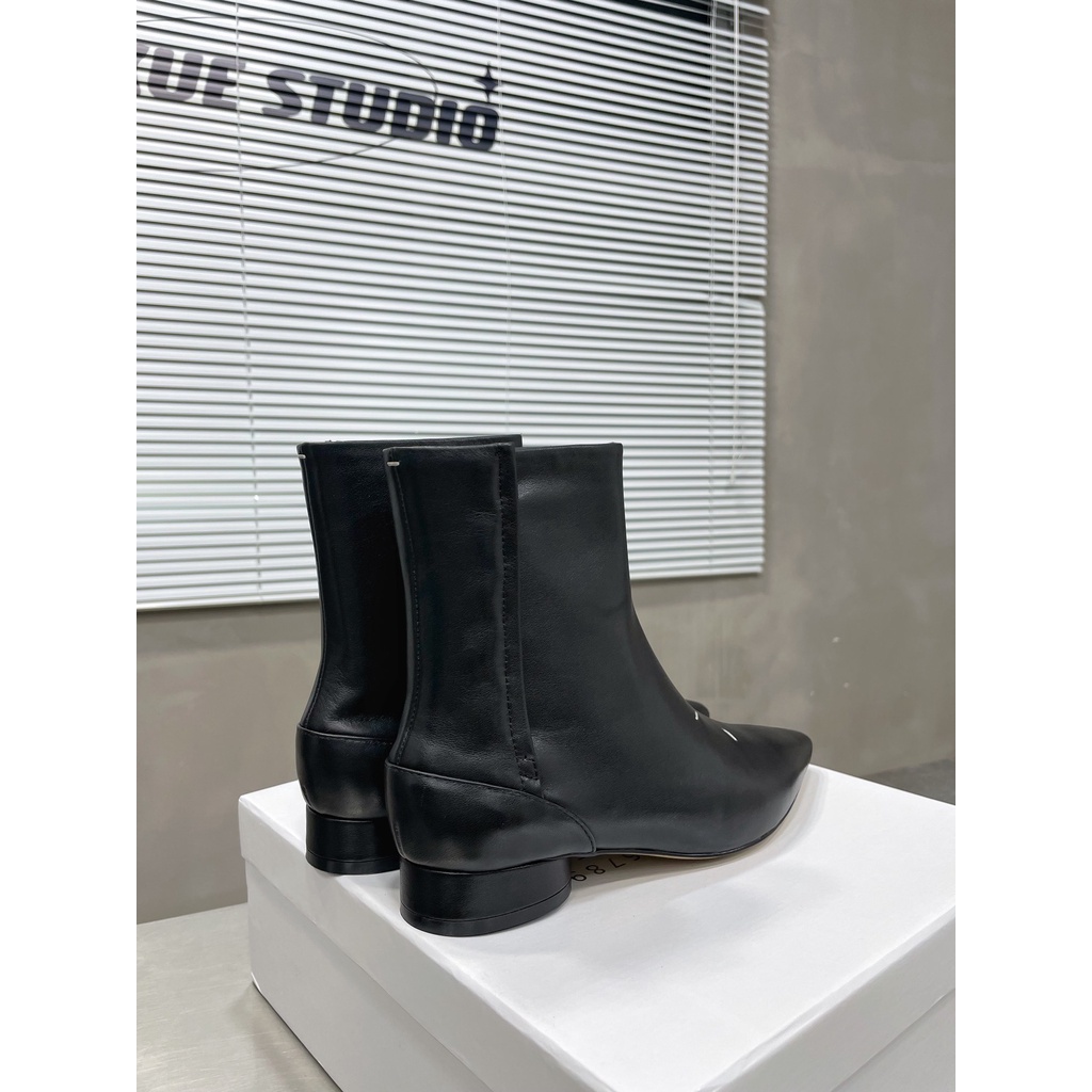 Boot nữ mũi nhọn thanh lịch Maison Margiela da thật với lớp lót bông ấm áp