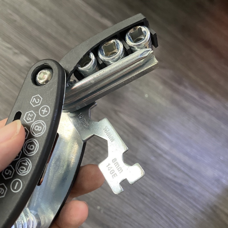 Bộ dụng cụ mini sửa chữa xe đạp đơn giãn