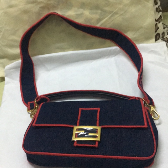 Túi xách nữ  hiệu Fendi
