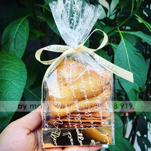 Túi đựng bánh quy chữ trắng đáy vàng