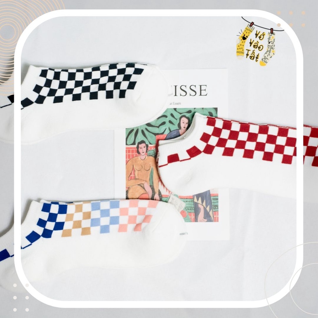 TẤT VỚ NỮ CỔ NGẮN TRẮNG HỌA TIẾT Ô VUÔNG ĐỘC ĐÁO CHẤT COTTON DÀY