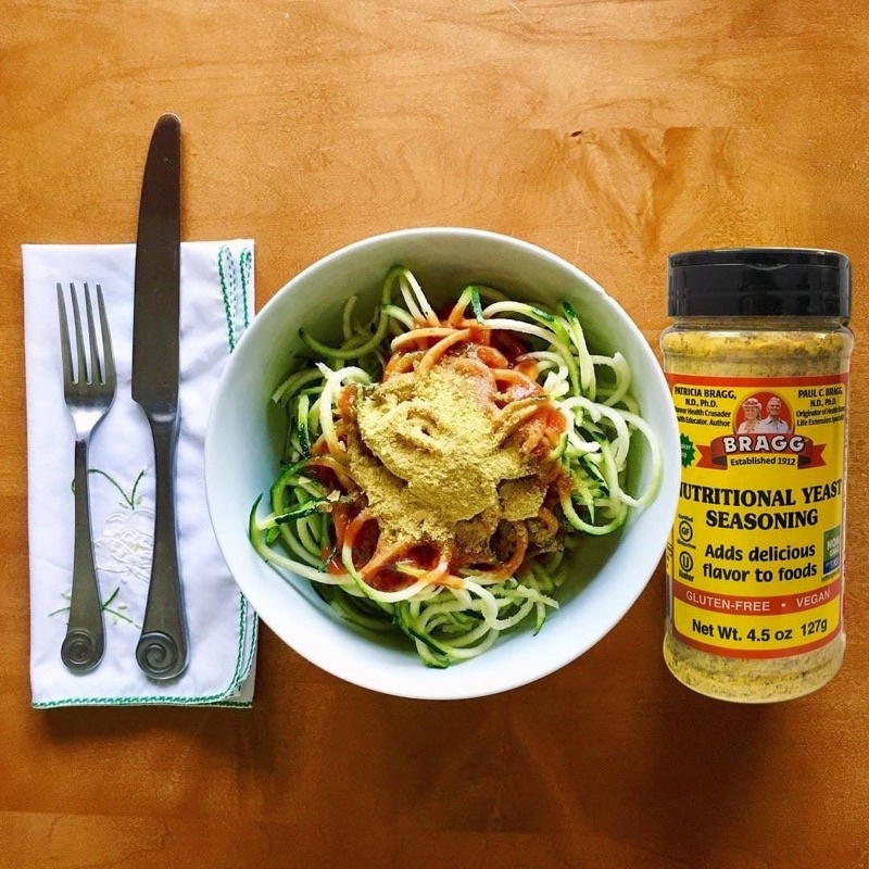Men dinh dưỡng Bragg Nutritional Yeast 127g Mỹ