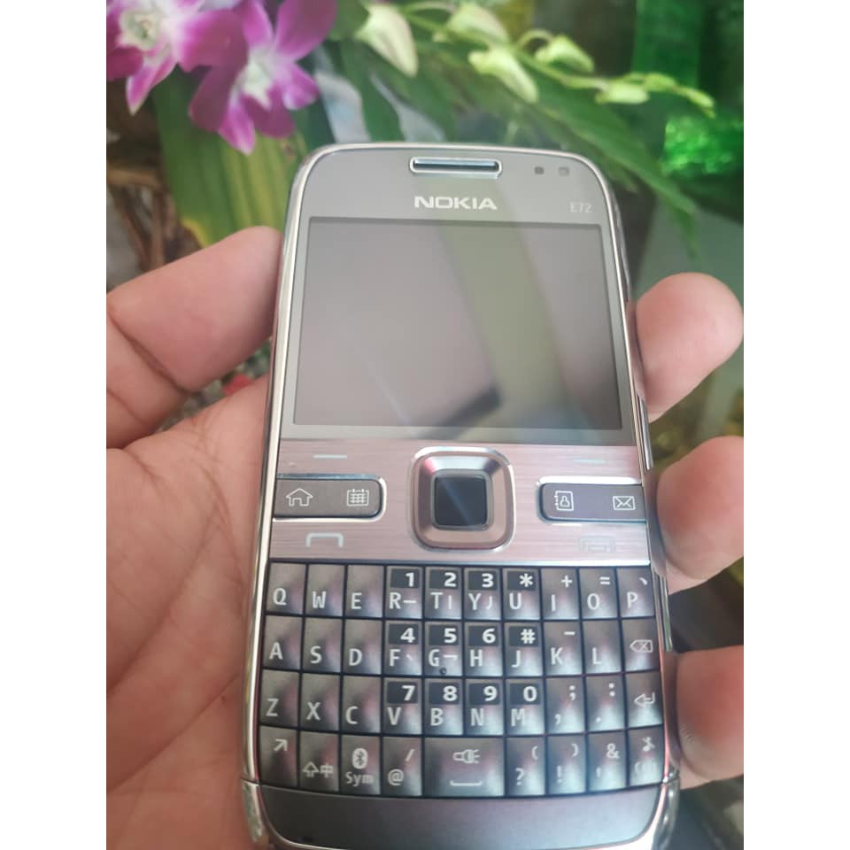 Điện thoại Nokia E72 Zin nguyên cây