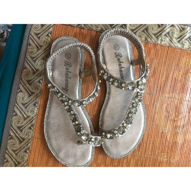 Sandal đính đá