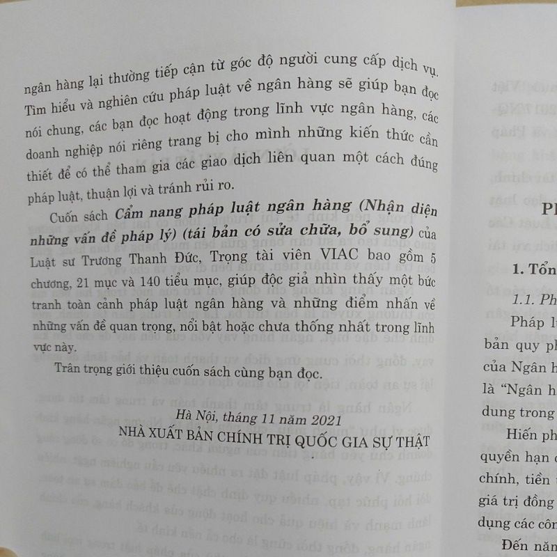 Sách - Cẩm nang pháp luật ngân hàng (Nhận diện những vấn đề pháp lý)