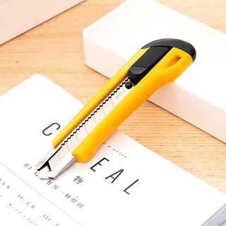 Dao Rọc Giấy Deli 2042 (Dao To)