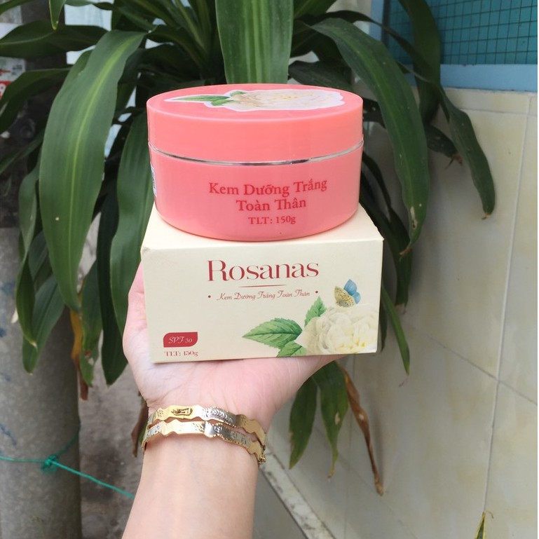 body dưỡng trắng da Rosana