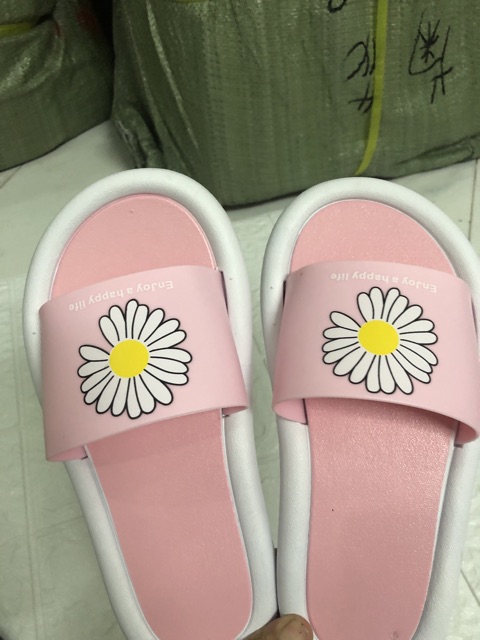 Dép hoa cúc nhựa su đúc êm chân | BigBuy360 - bigbuy360.vn