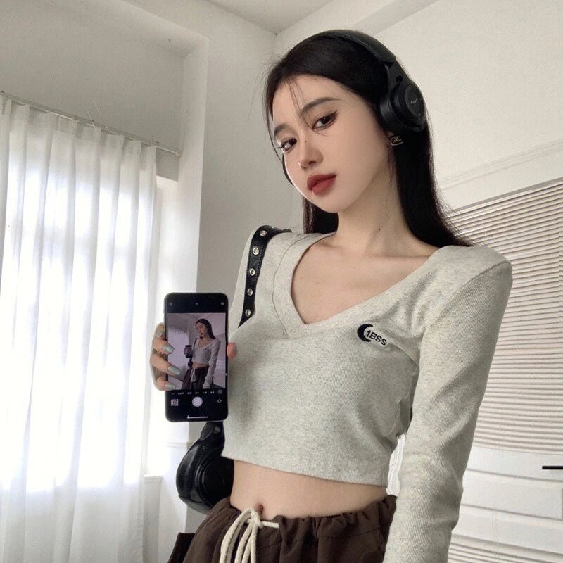 Áo croptop COZOK tay dài hoạ tiết thêu thiết kế cổ chữ V thanh lịch