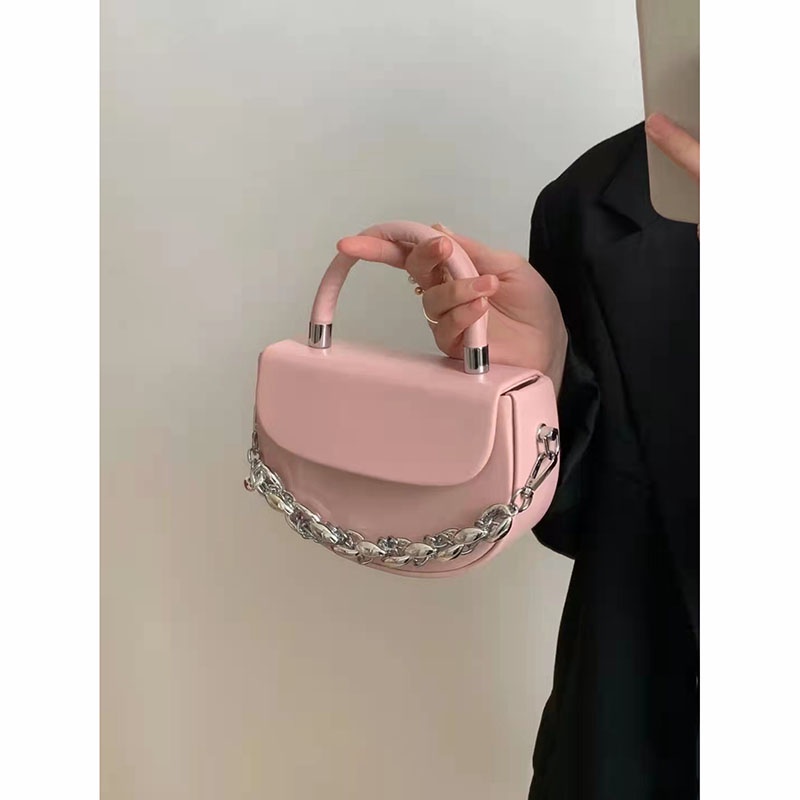 Túi Đeo Chéo Hình Bán Nguyệt Phối Dây Xích 2022 Thời Trang Cho Nữ