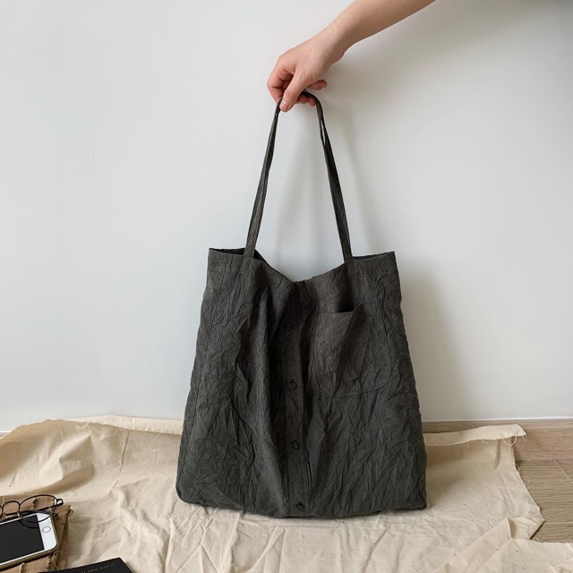 chiếc túi tái chế - totendl xanh rêu - được làm từ áo sơ mi nhung tăm 2hand