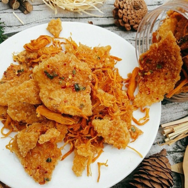 [FREESHIP TỪ 99k] 1Kg Cơm cháy lắc khô gà cay or lá chanh siêu ngon | BigBuy360 - bigbuy360.vn