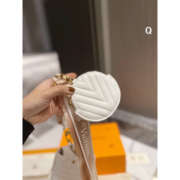 Túi đeo chéo nữ thương hiệu Louis Vuitton LV New Wave da thật cao cấp