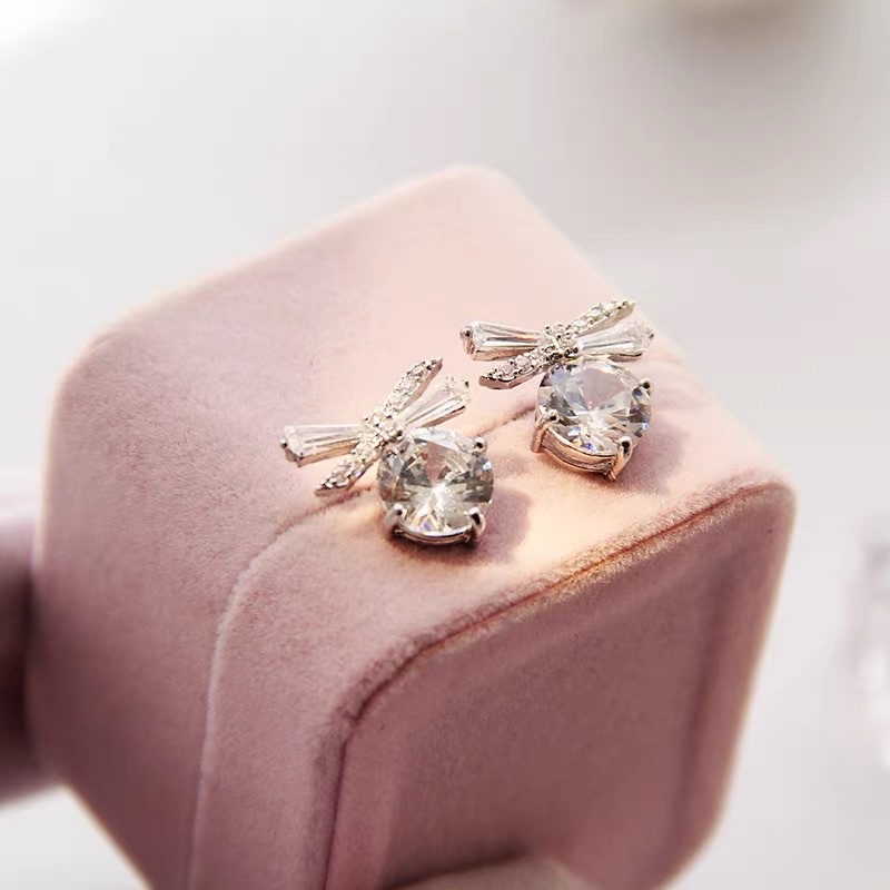 Bông tai bạc ý DaLiA Jewelry hình đá pha lê trắng