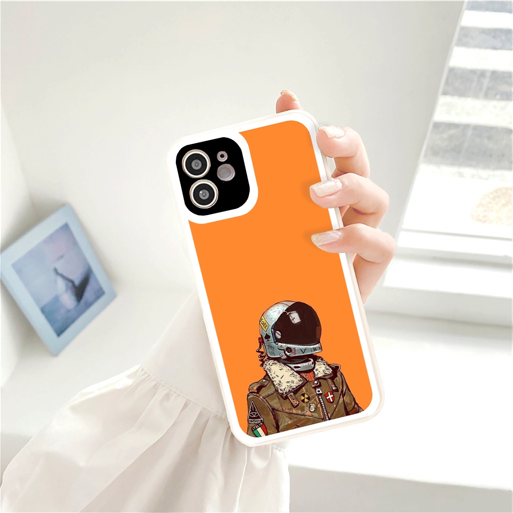 Ốp iphone - Ốp lưng iphone cạnh vuông viền camera astronaut đội mũ dành cho ip 6 đến 14promax - ng165