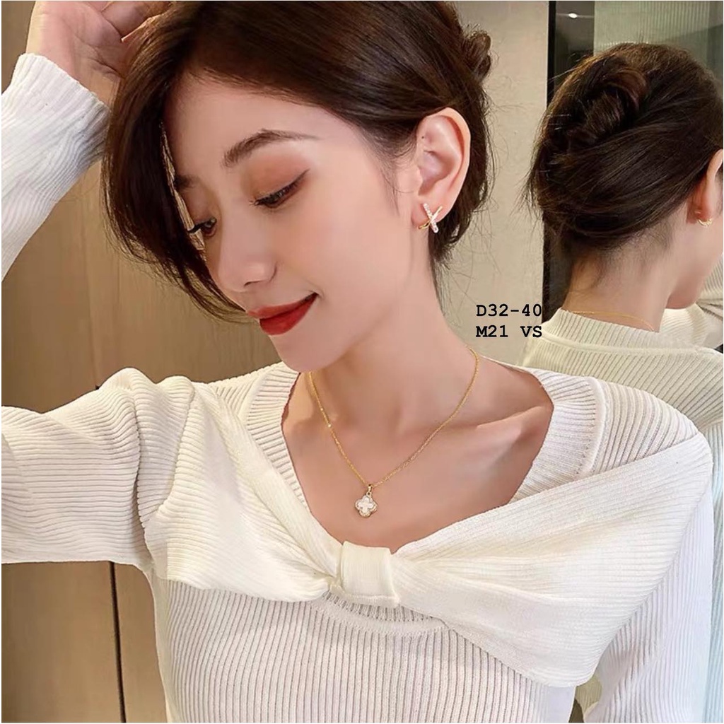 Mặt dây chuyền 4 lá vàng