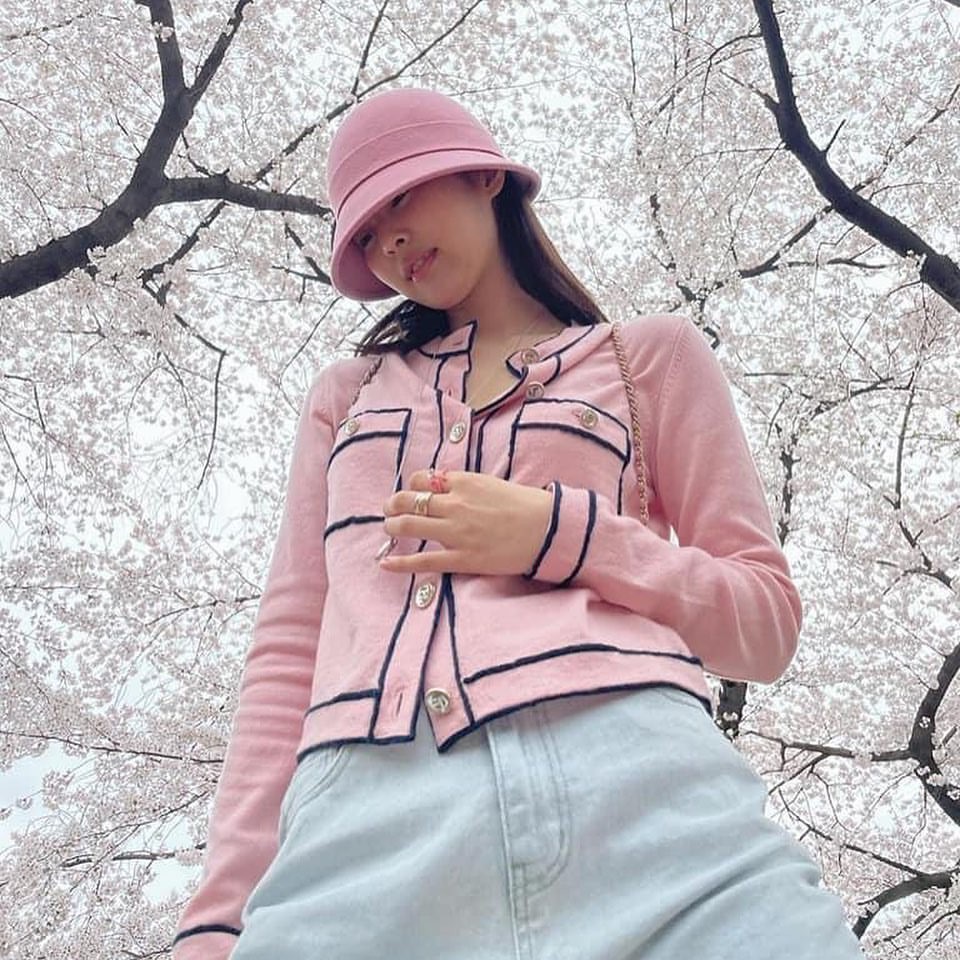 Áo cardiagn tay dài hồng Jennie Blackpink