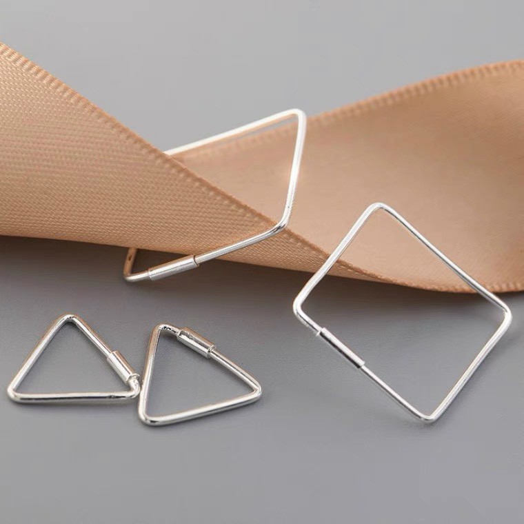Khuyên Tai Bạc Dreamsilver Tam Giác Cá Tính KT006