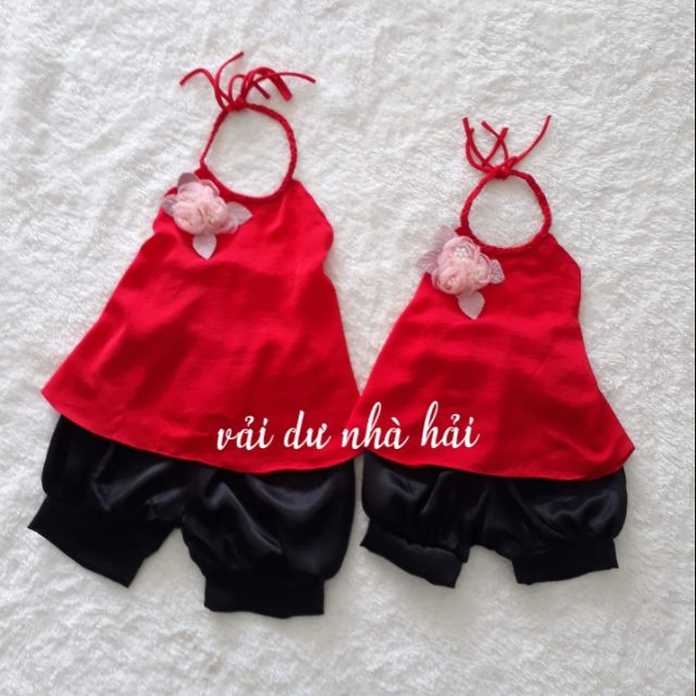 Yếm đỏ +quần đen cho bé