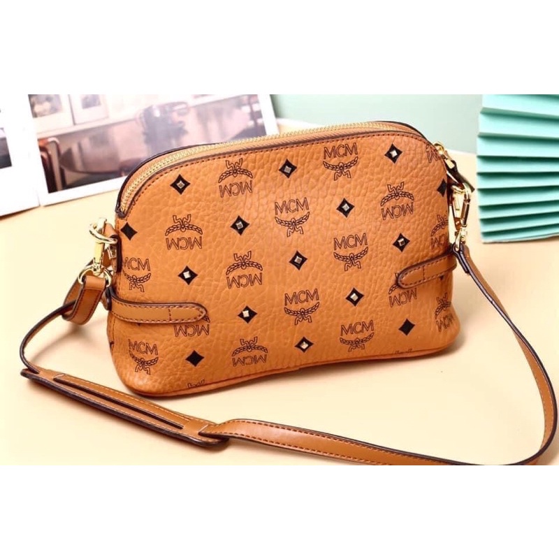 TÚI ĐEO CHÉO MCM DÁNG HẾN