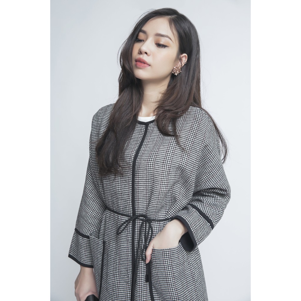 [NHẬP WABRTL5 GIẢM 10% TỐI ĐA 50K ĐH 250K ]Áo khoác Nữ dáng dài viền đen IVY moda MS 71M4046