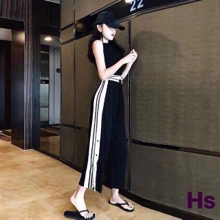 Set áo 3 lỗ và quần ống rộng xẻ tà