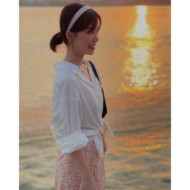 Chân váy hoa nhí cam xẻ tà Meadow Skirt đáng yêu ❤ | BigBuy360 - bigbuy360.vn