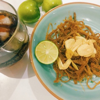 heo khô cháy tỏi minh bông
