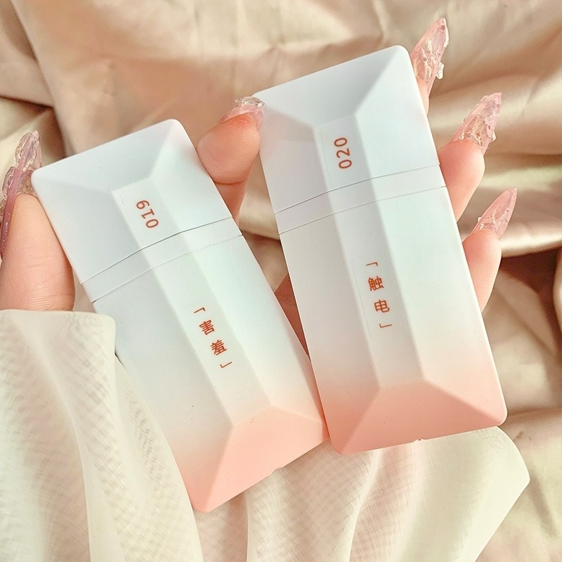 Son Môi Dưỡng Ẩm Lâu Trôi Chống Thấm Nước Không Dính Cốc Có Thẻ In Hình Ảnh