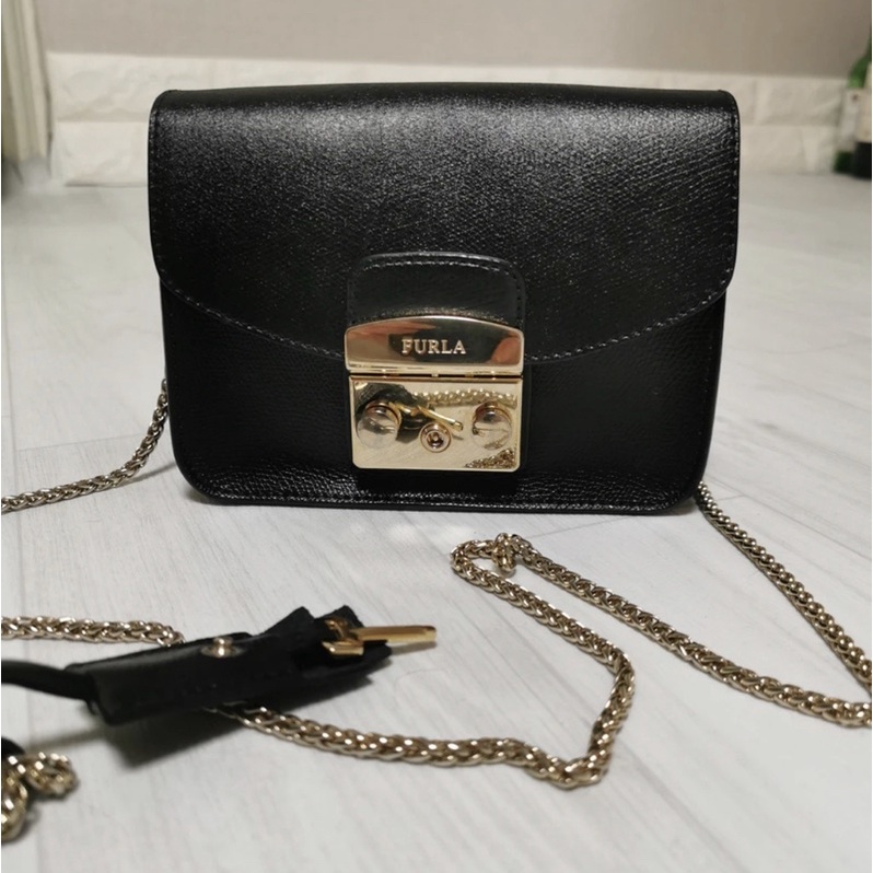 THANH LÝ TÚI MINI METROPOLIS FURLA MÀU ĐEN HUYỀN THOẠI