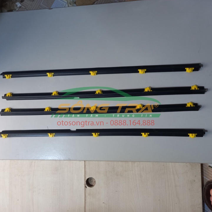 NẸP CHÂN KÍNH CÁNH CỬA KIA PRIDE CD5