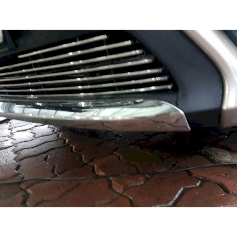 Ốp mặt ca lăng lưới Toyota Vios 2014-2018 inox