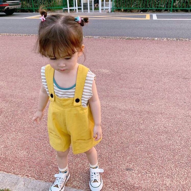 Yếm vàng bé gái