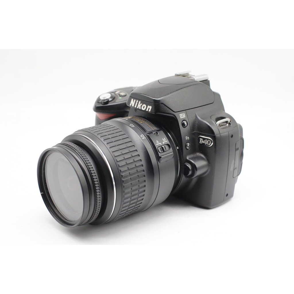 Máy ảnh nikon D40 kèm lens Kit 18-55 còn box