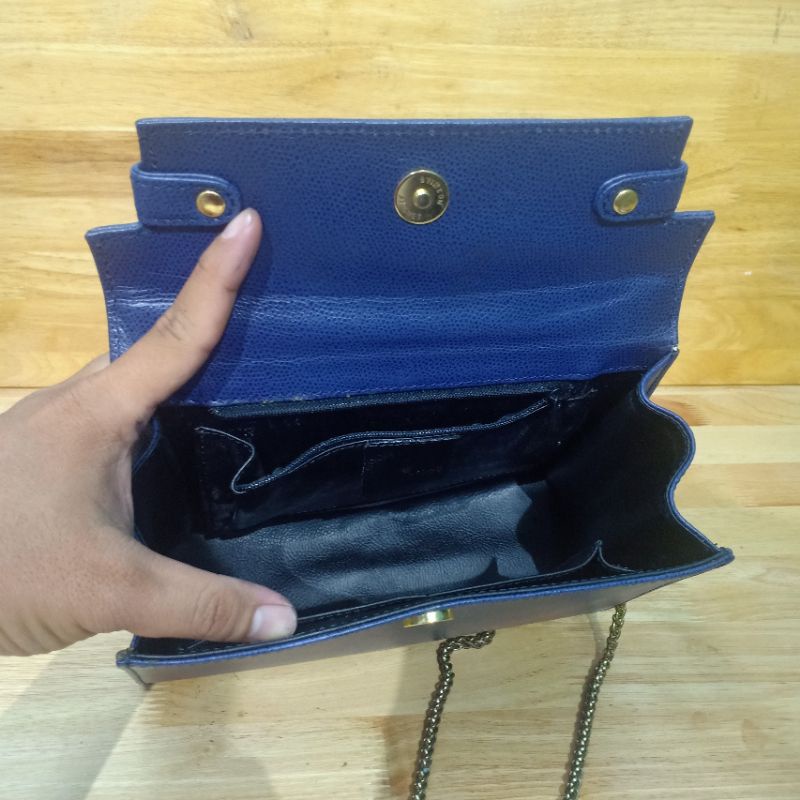 Túi đeo chéo da thật secondhand  300306