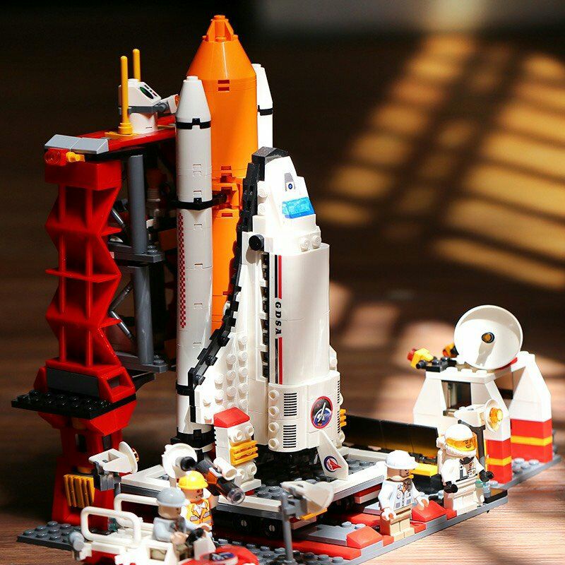 Bộ lắp ghép Lego Tàu Vũ Trụ Không Gian 679 chi tiết siêu nét đẹp, khơi sáng tạo cho bé (Hộp xanh Gudi chuẩn xịn)