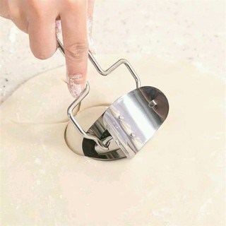Dụng cụ cắt bột bánh hình tròn