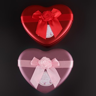 Hộp thiếc hình trái tim đựng bánh quy