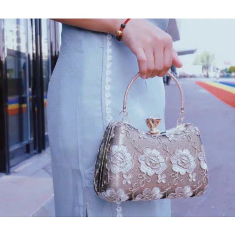 SẴN HÀNG TÚI XÁCH DỰ TIỆC THÊU HOA DIỆN ÁO DÀI THANH LỊCH