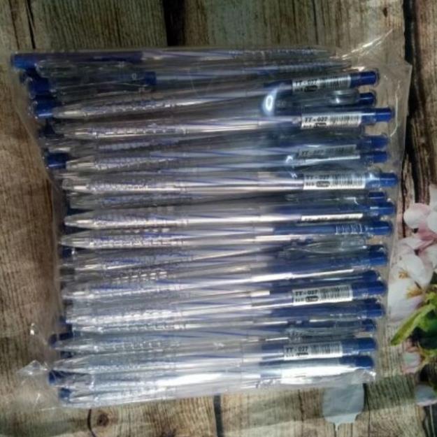 1 Bút Bi ngòi đủ màu viết êm - vpp