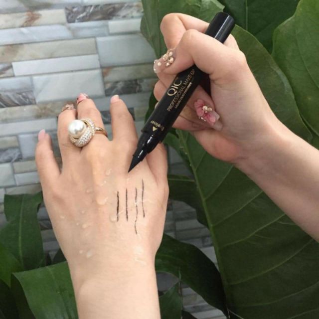 Bút Kẻ Mắt 2 Đầu Thần Thánh Qic Không Thấm Nước