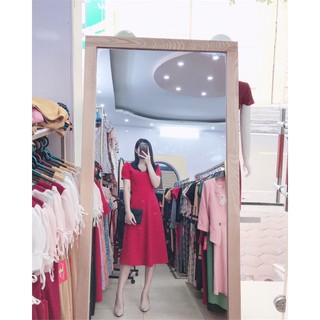 váy xoè cổ vuông