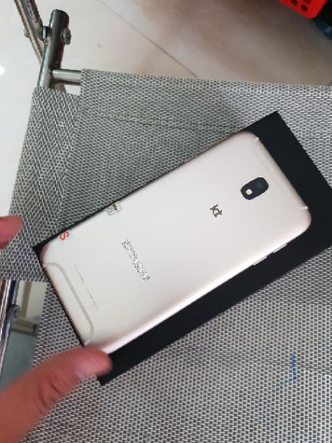 Điện thoại Samsung J7 Pro (j730) màu vàng 1sim mới keng | BigBuy360 - bigbuy360.vn