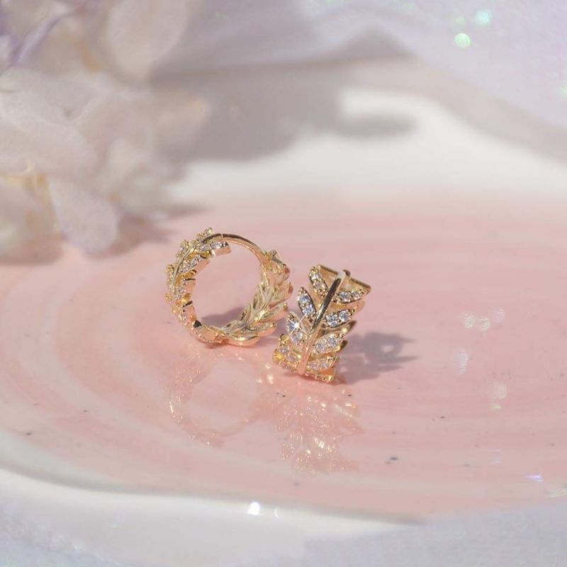 Khuyên tai bạc khuyên tròn sát tai vòng hình lá đính đá thanh lịch van jewelry V10024