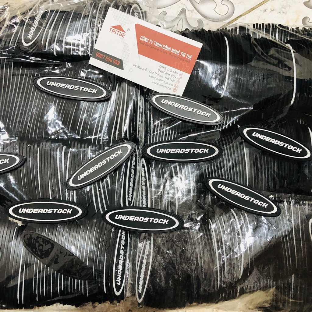 XƯỞNG SẢN XUẤT MÁC DÁN NHÃN QUẦN ÁO IN LOGO THEO YÊU CẦU